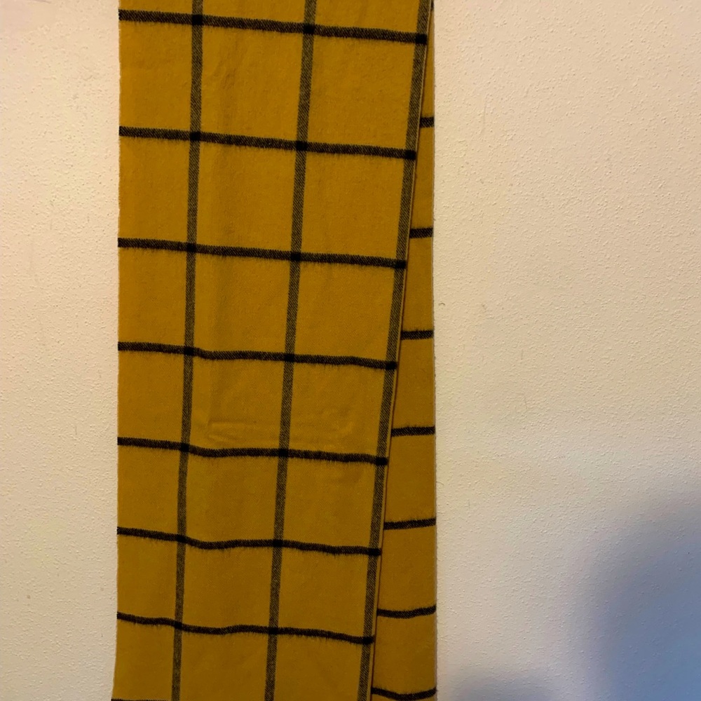Cute scarf!
